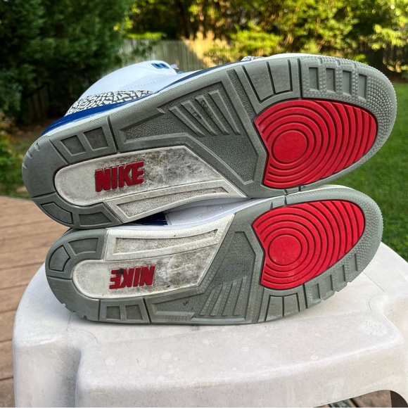 Athletic_Shoes